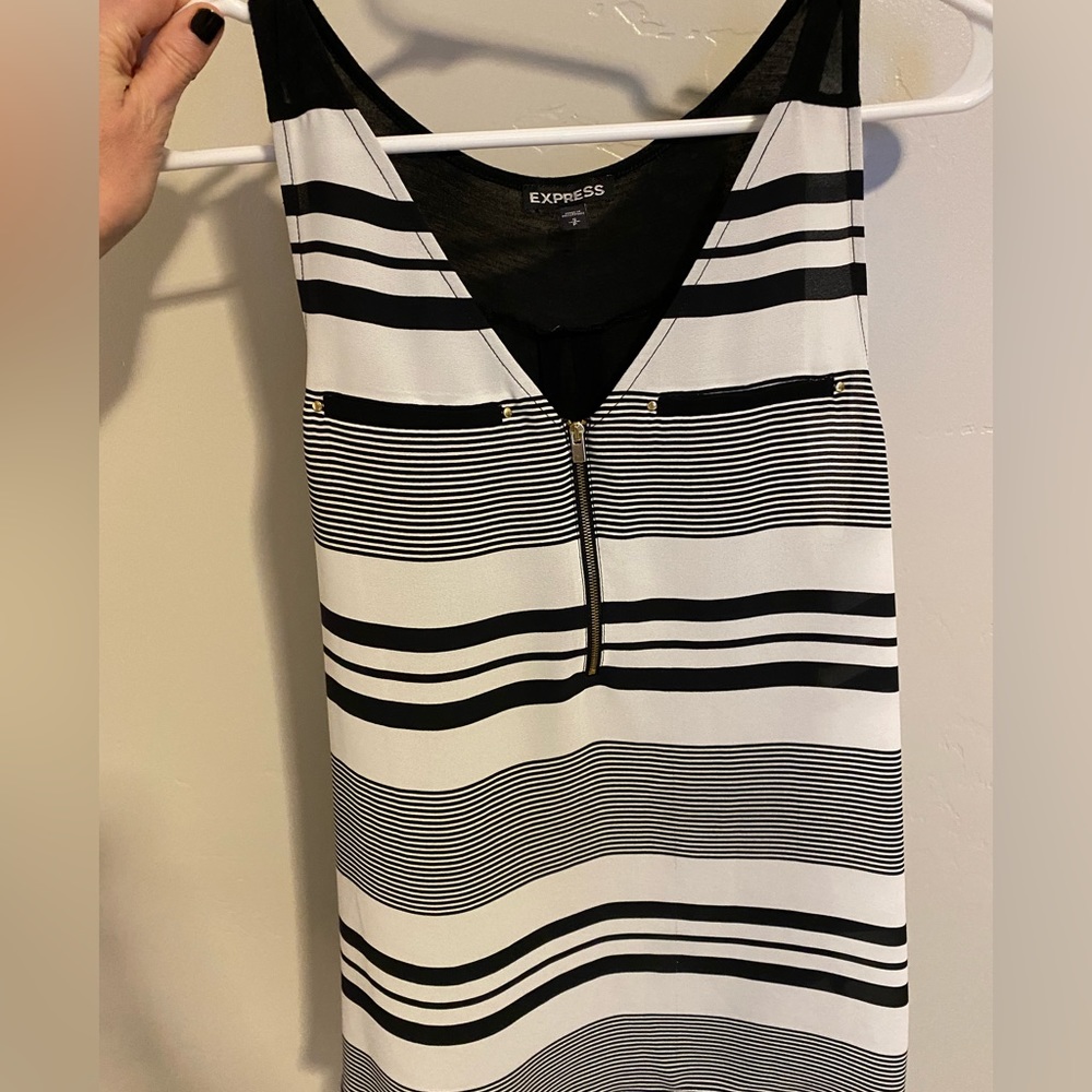 Express black and white tank